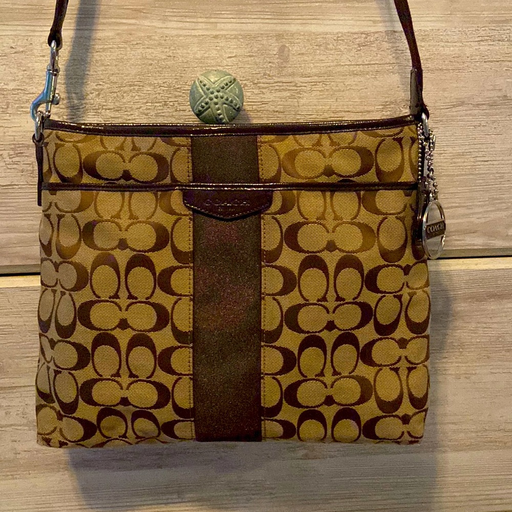 Coach crossbody in perfect condition!!